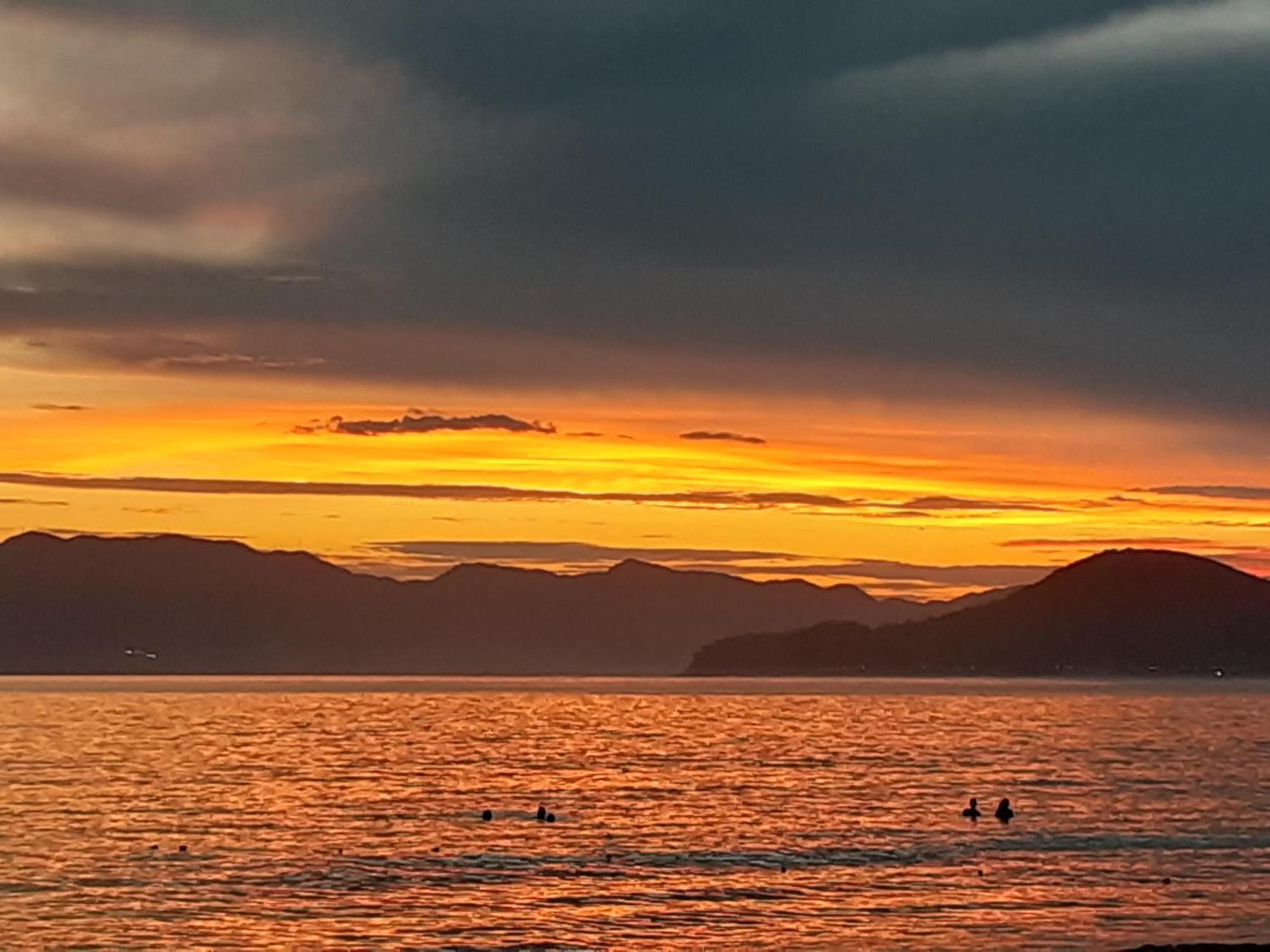 A Ver O Mar Suites Cocanha Caraguatatuba Kültér fotó